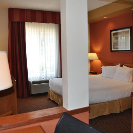 Holiday Inn Express Williamston By Ihg מראה חיצוני תמונה