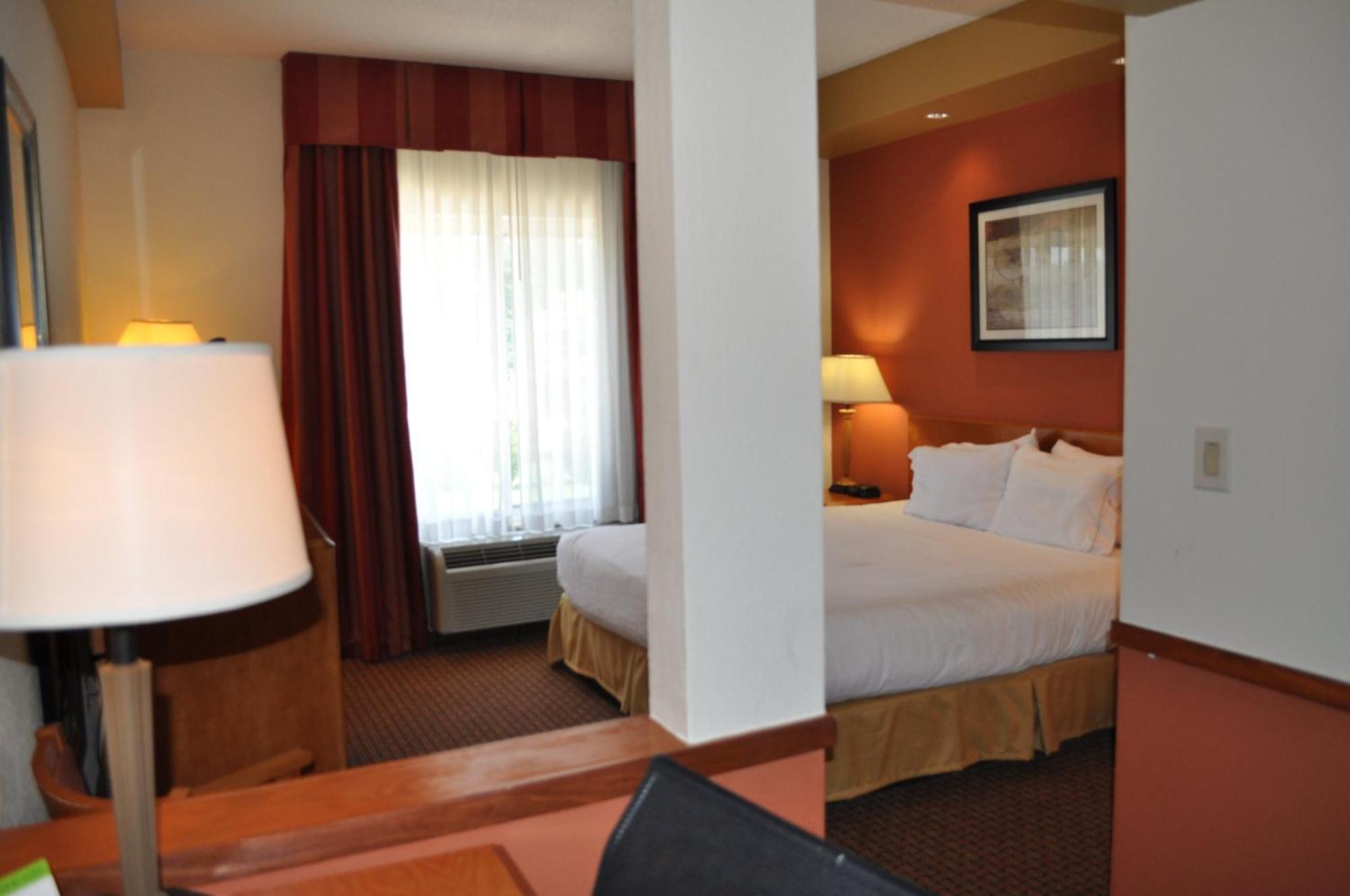 Holiday Inn Express Williamston By Ihg מראה חיצוני תמונה